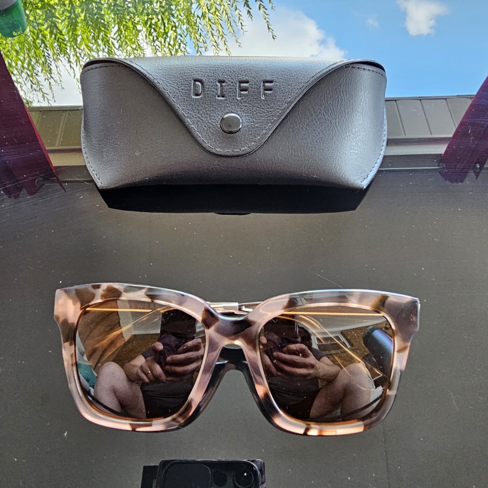 Diff Tortoise Shell Sunglasses With Case - image 2